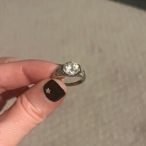 Elegant Silver Ring with Clear Gemstone